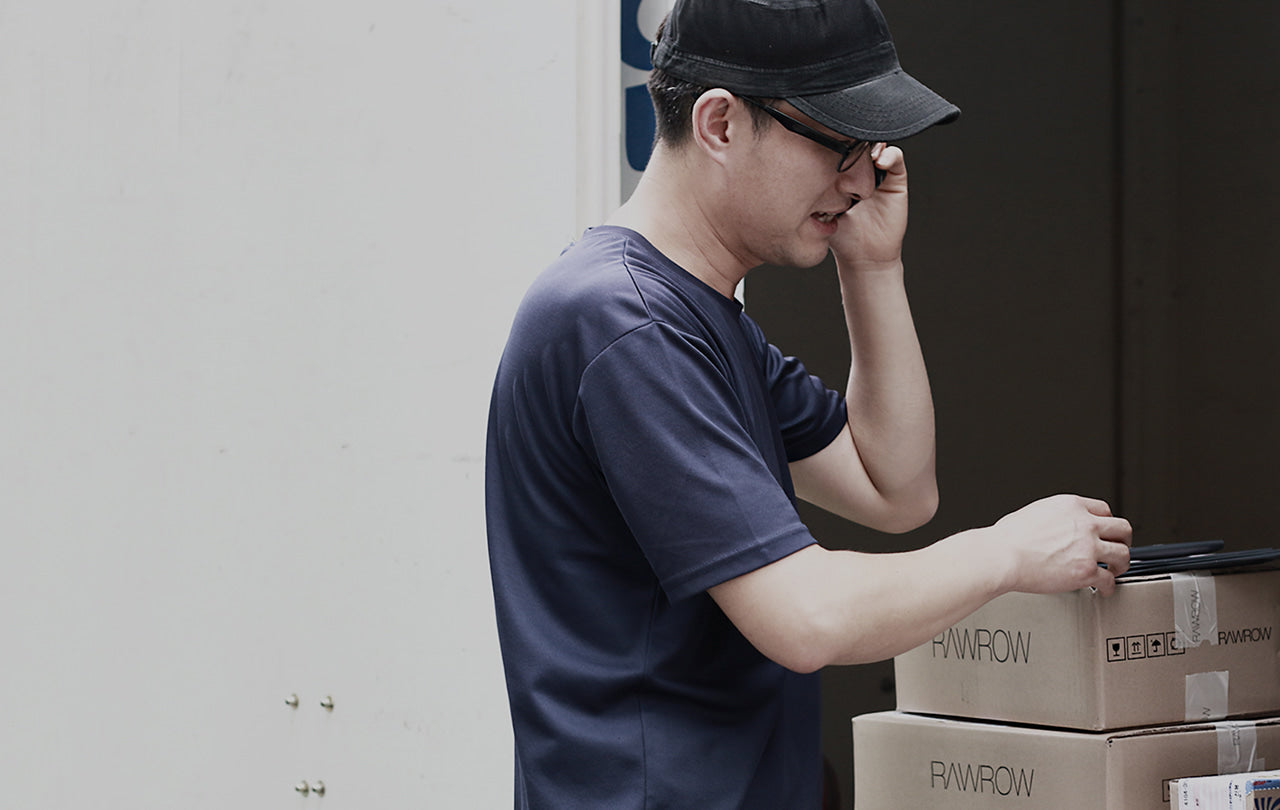 vol.25 Standing Workers with [Porter, Chol Gyu Chul]