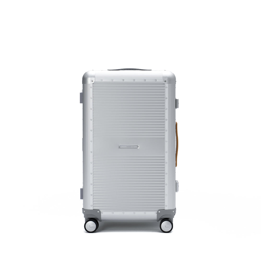 RAWROW R TRUNK ALUMINIUM 108L シルバー ② ALUMINIUM 108L》“気の利く”設計、手を添えるだけで滑らかに走行する