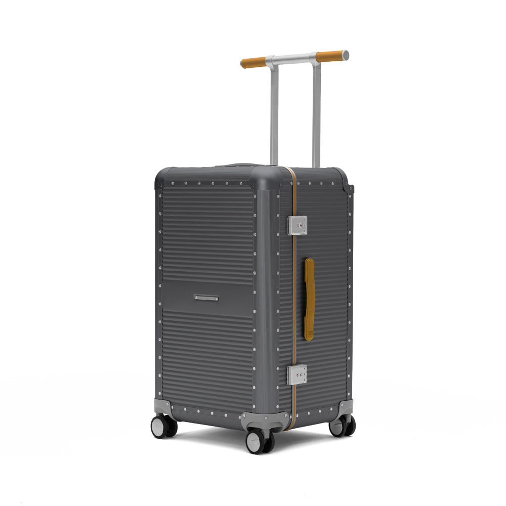 RAWROW R TRUNK ALUMINIUM 108L シルバー ② ALUMINIUM 108L》“気の利く”設計、手を添えるだけで滑らかに走行する